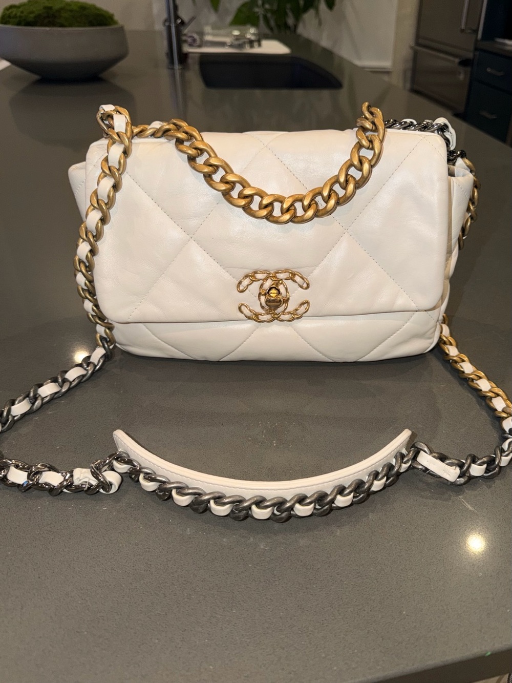 CHANEL White Quilted Shoulder Bag with Mixed Gold & Silver Chain